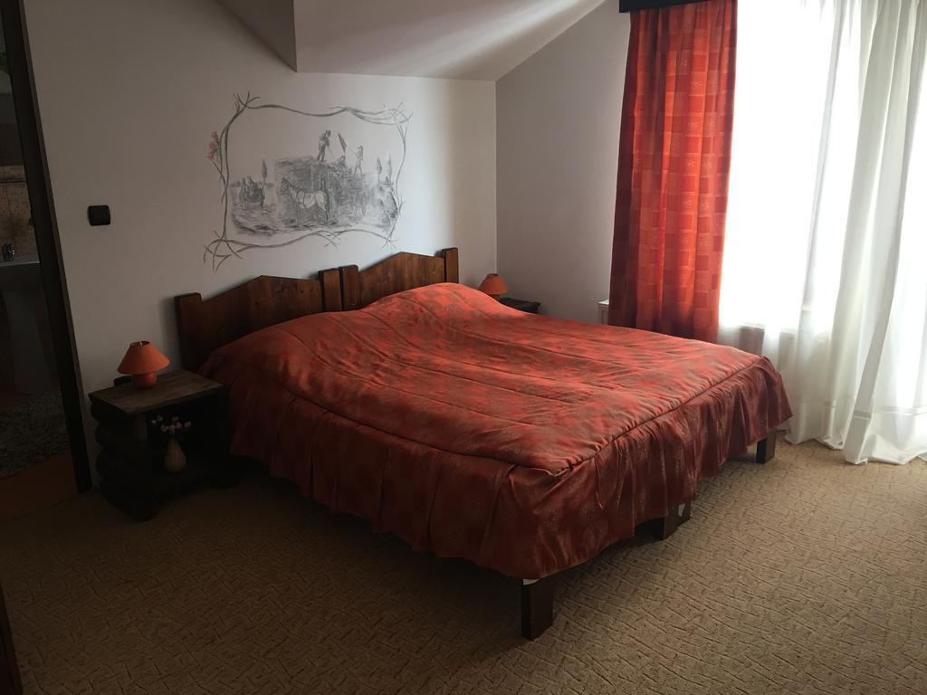 Vila Colt De Rai Hotel Rîşnov Ngoại thất bức ảnh